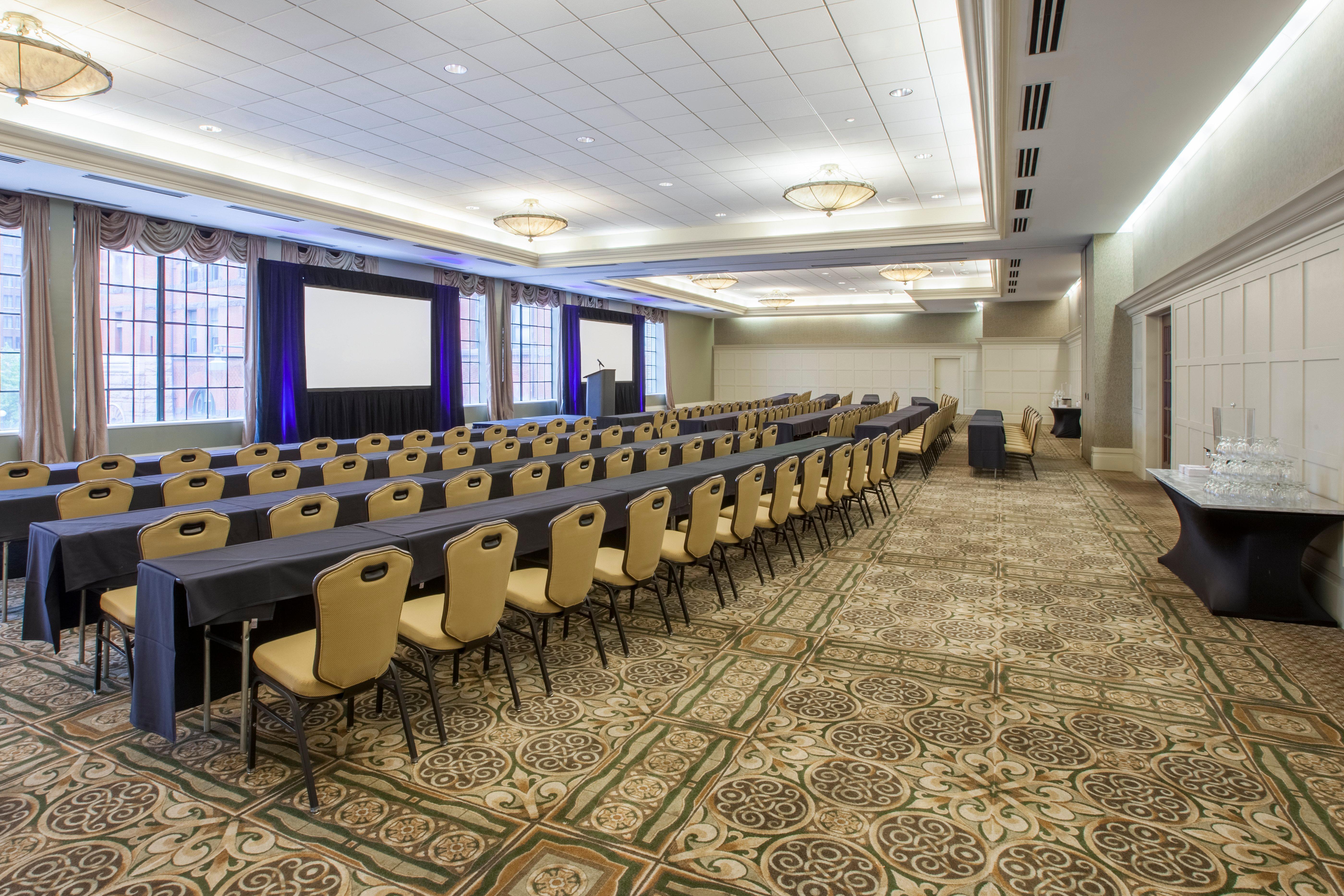 Crowne Plaza Indianapolis-Dwtn-Union Stn By Ihg Hotel Ngoại thất bức ảnh