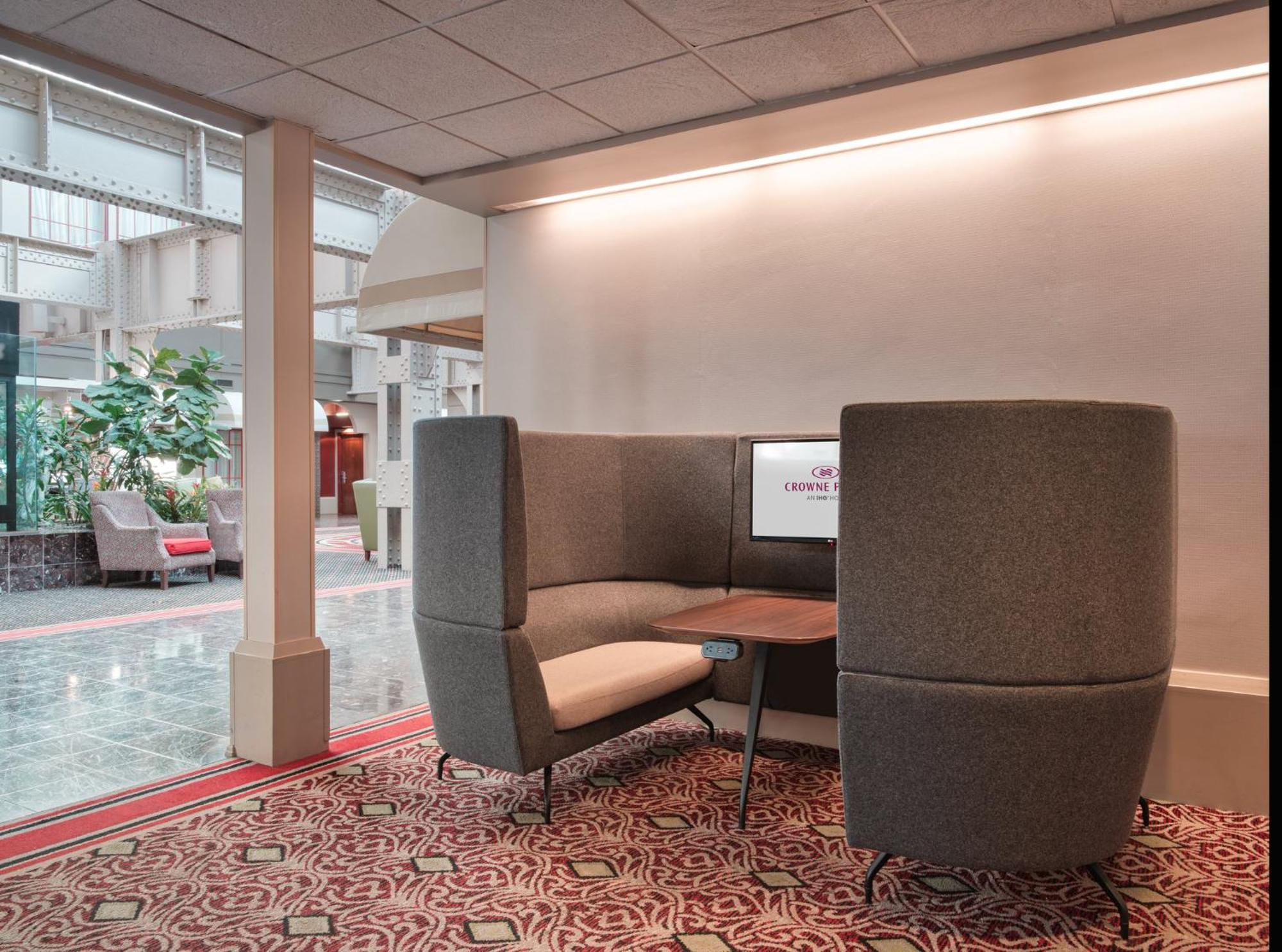 Crowne Plaza Indianapolis-Dwtn-Union Stn By Ihg Hotel Ngoại thất bức ảnh
